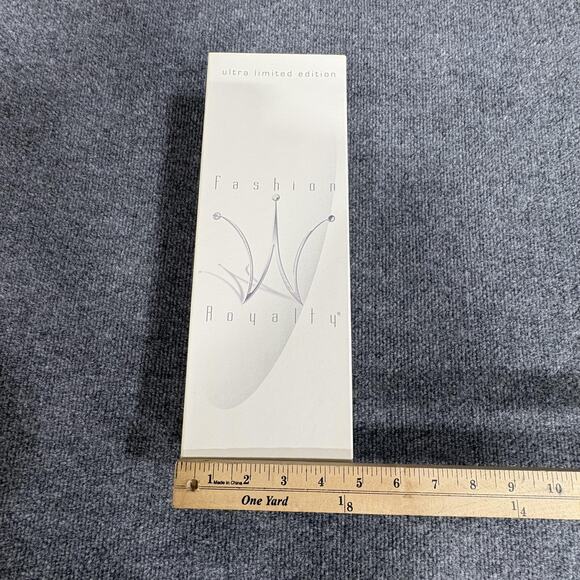 Fashion Royalty Veronique‎ Doll Jason Wu Close Up Integrity Toys Limited Edition - Picture 11 of 11